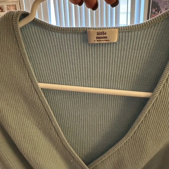 Little moon size small light blue crop top - aritzia - Picture 4 of 4